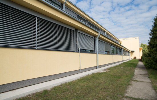 Gymnázium Ivana Krasku, exteriérové žalúzie, Rimavská Sobota